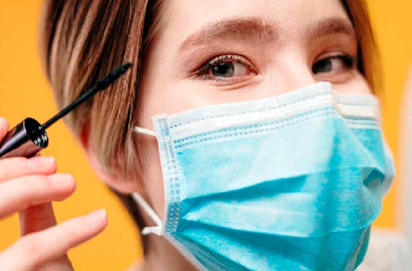 Usar mascarilla y seguir maquillándose